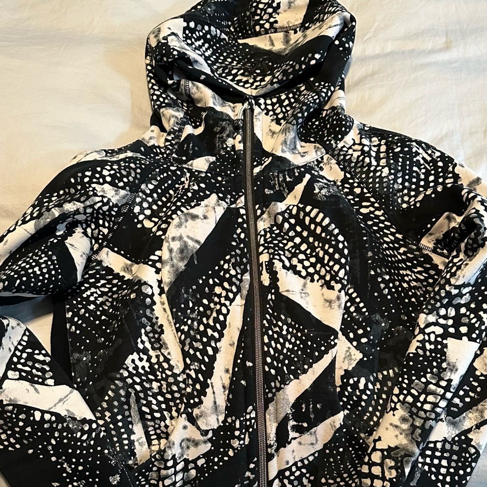 lululemon full zip scuba hoodie, size 6